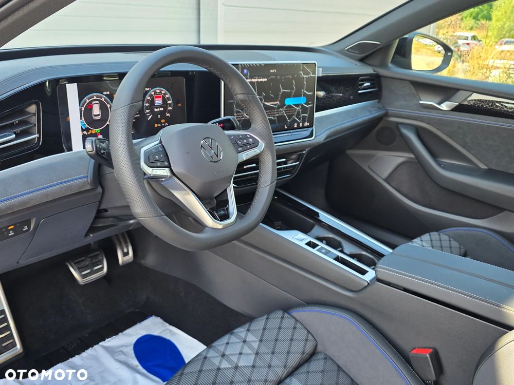 Volkswagen Passat Variant 2.0 TSI R-Line Plus DSG - 17