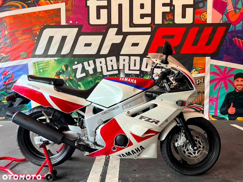 Yamaha FZR - 4