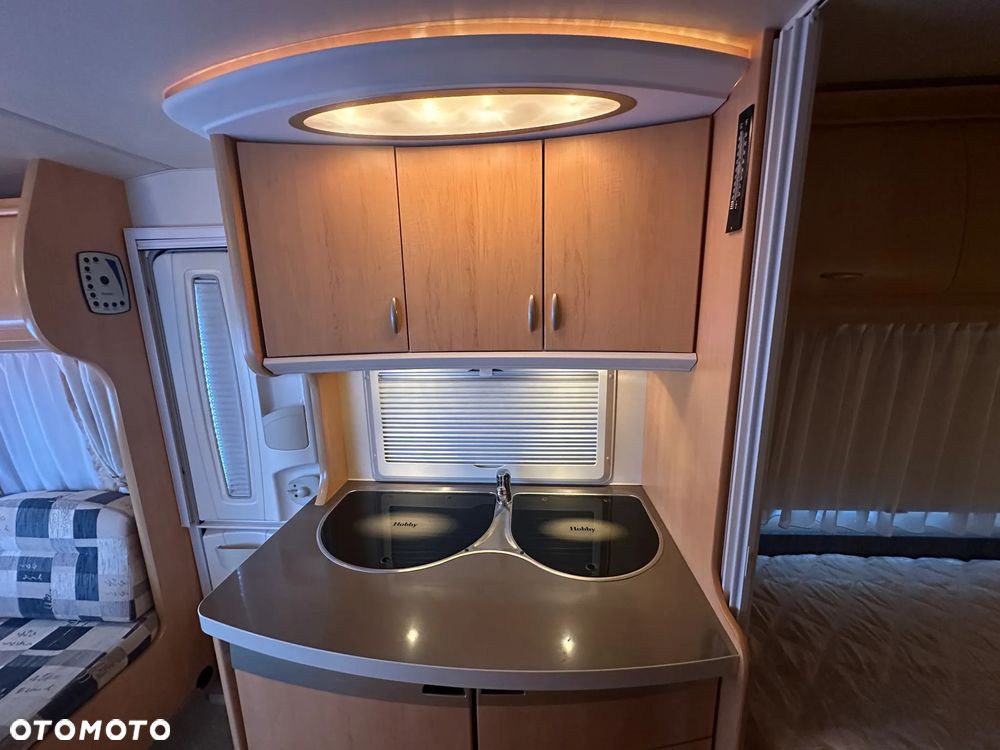 Hobby 460 UL z przedsionkiem Isabella i napędem. DMC 1400 KG !!! - 18