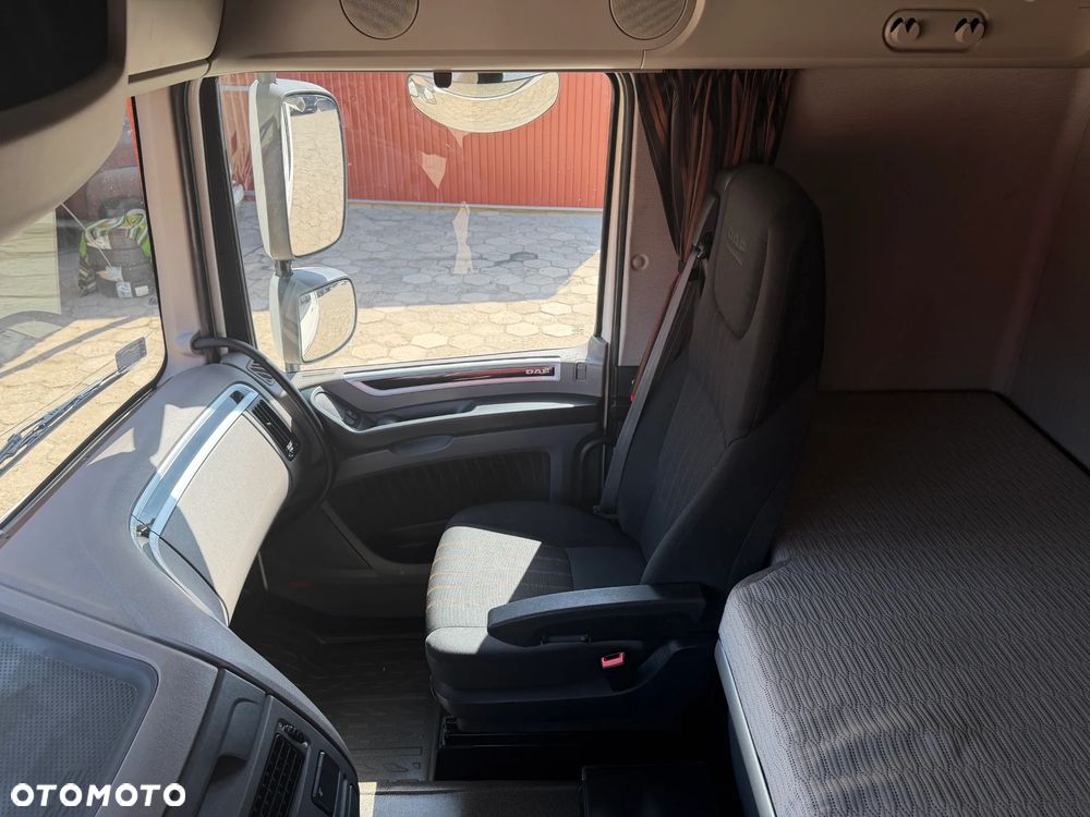 DAF XF 106 480 / MEGA LOW DECK / 709 TYS. KM PRZEBIEGU / NOWY TACHOGRAF / NAJWYŻSZA KABINA SUPER SPACE CAB / LODÓWKA / 2018 ROK !! - 29