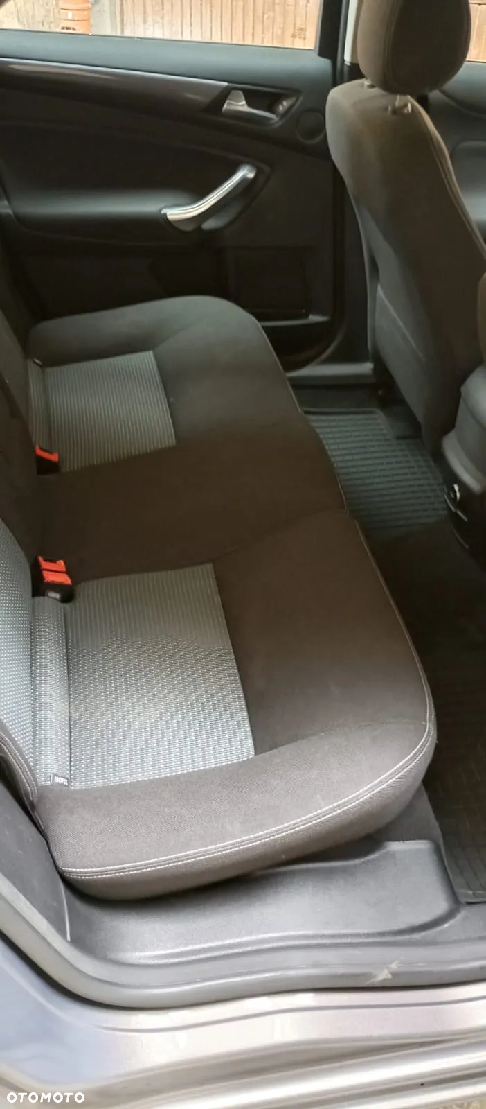 Ford Mondeo 2.0 TDCi Ambiente - 8