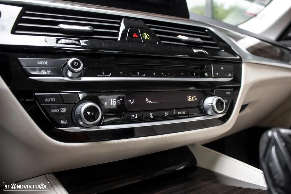 BMW 520 d Line Luxury Auto - 26