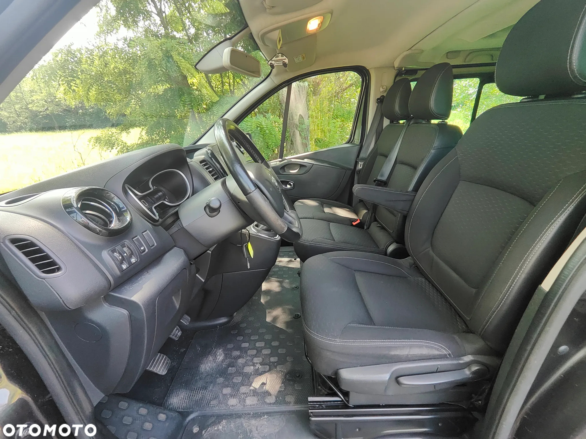 Opel Vivaro - 18