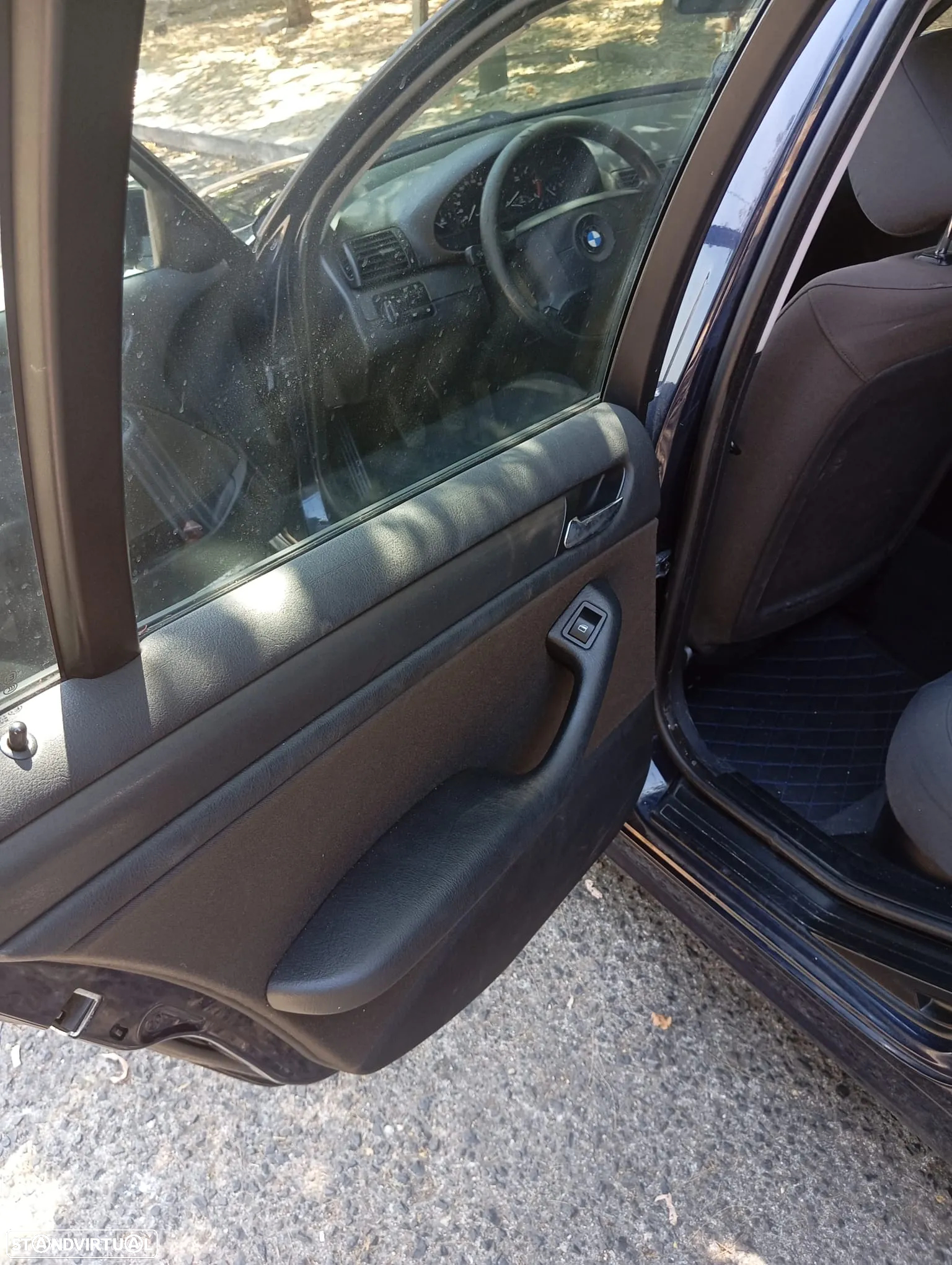 BMW 318 d Touring - 10