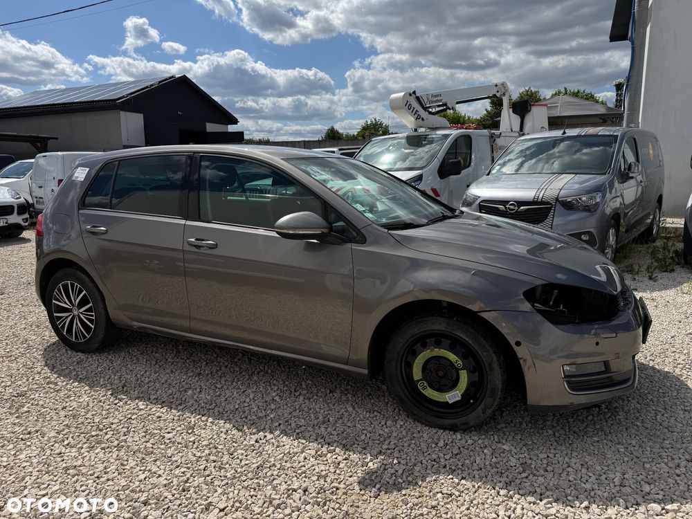 Volkswagen Golf - 8