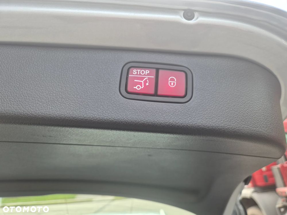 Mercedes-Benz Klasa C 220 d 9G-TRONIC - 23