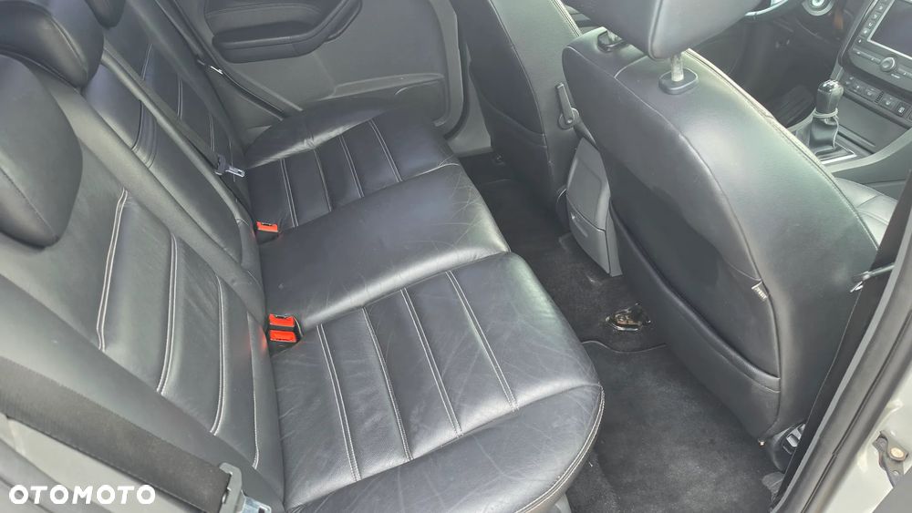 Ford Focus 1.6 Ghia - 10