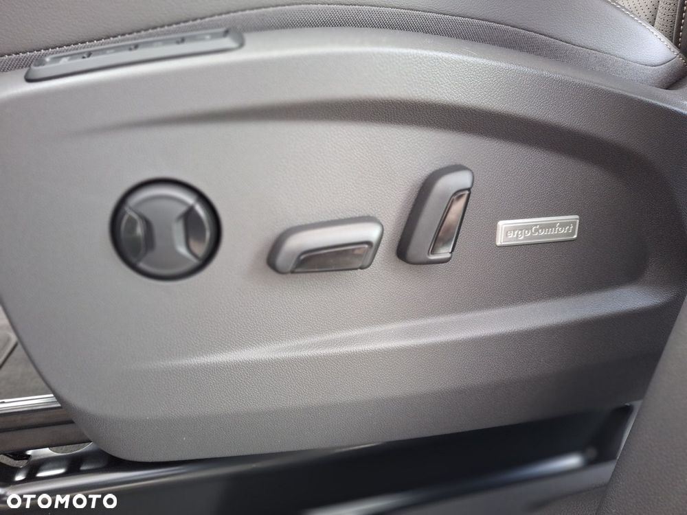 Volkswagen Multivan - 13