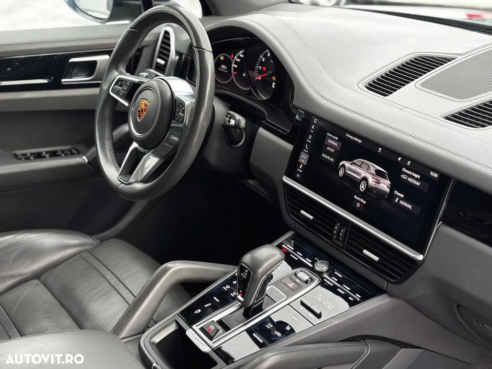 Porsche Cayenne - 17