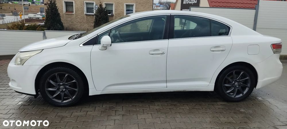 Toyota Avensis 2.0 D-4D Sol - 4