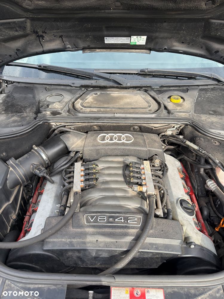 Audi A8 4.2 Quattro - 11