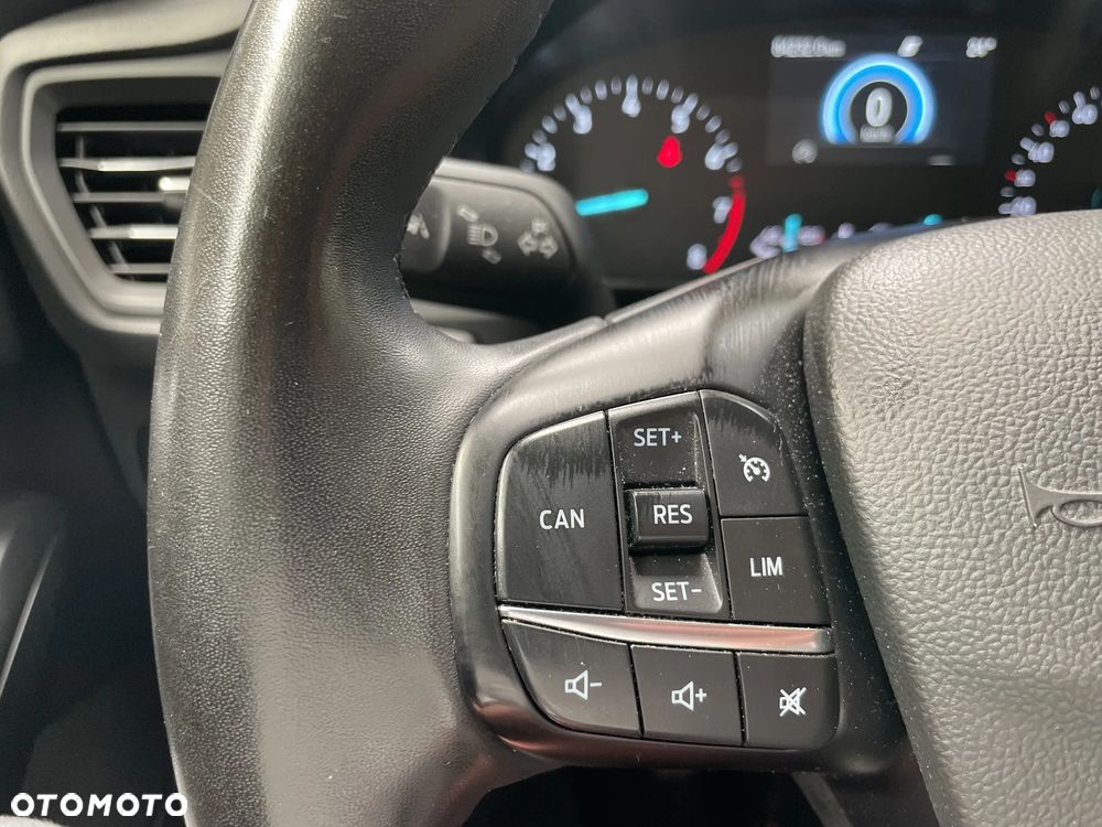 Ford Focus 1.0 EcoBoost Titanium - 27