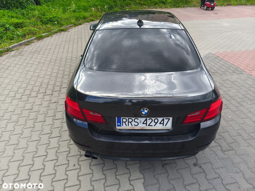 BMW Seria 5 525d xDrive Sport-Aut Luxury Line - 31