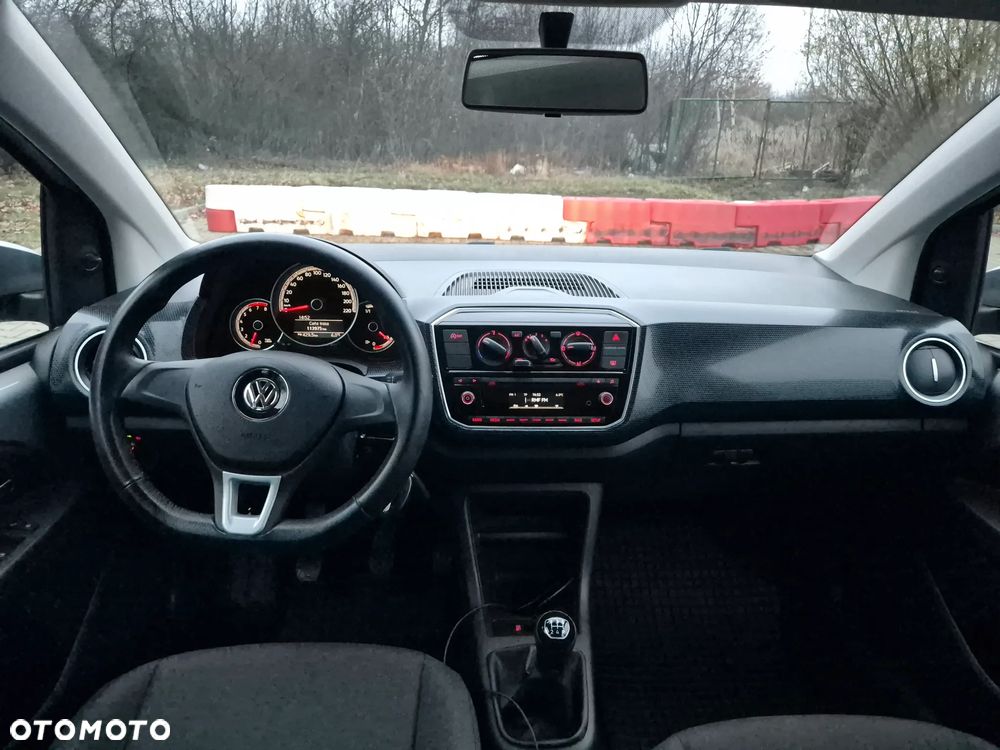 Volkswagen up! 1.0 move - 15
