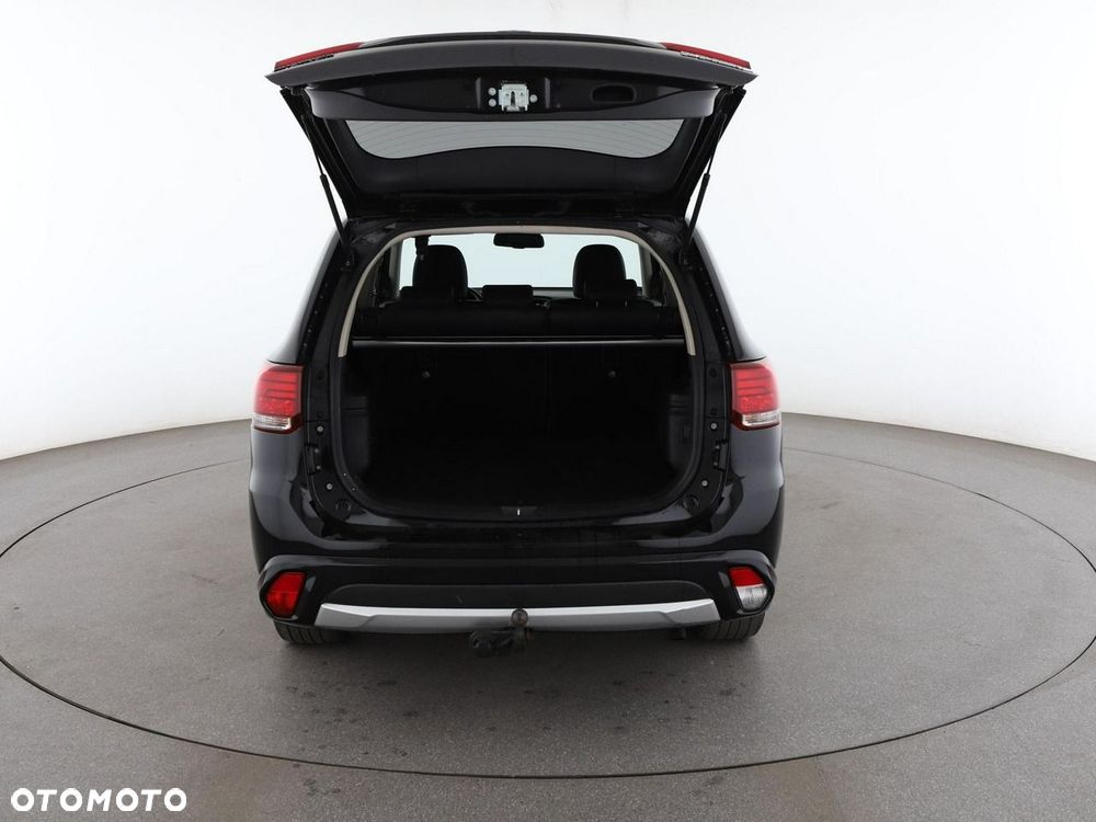 Mitsubishi Outlander Intense + - 21