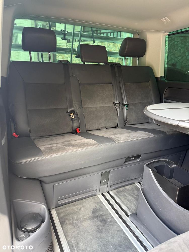 Volkswagen Multivan - 11