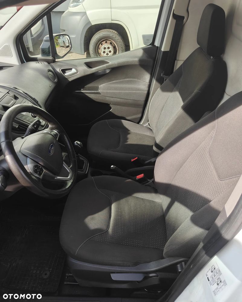 Ford Transit Courier - 7