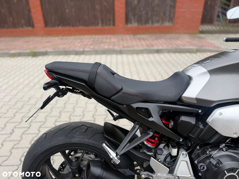 Honda CB - 9