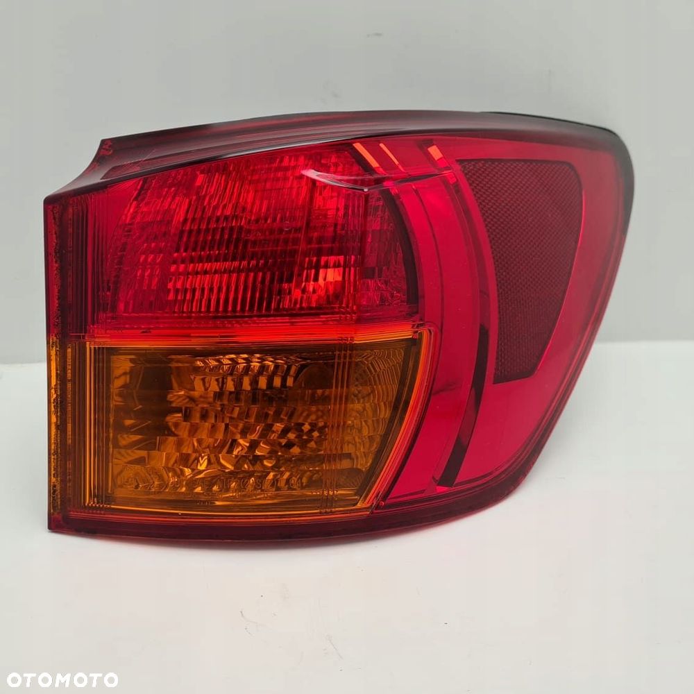 lexus is 250 220 350 lampa tylna prawa narożna - 1