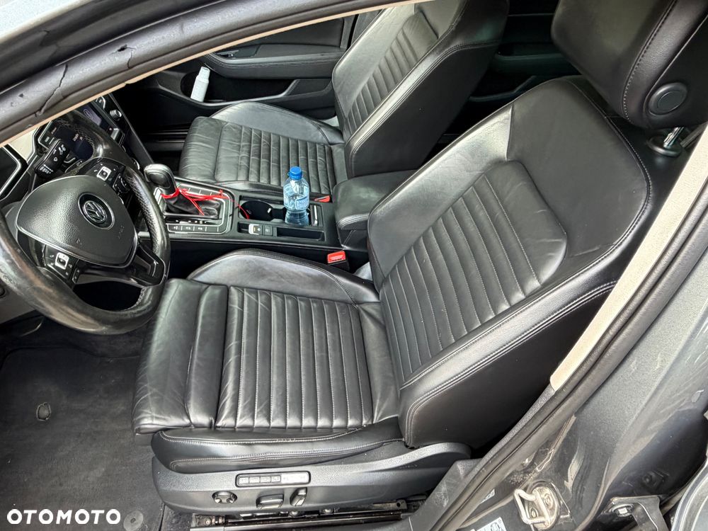 Volkswagen Passat - 16