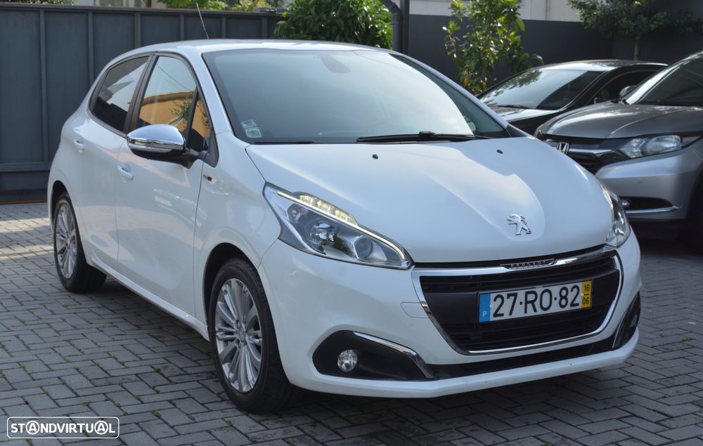 Peugeot 208 1.2 PureTech Style - 1