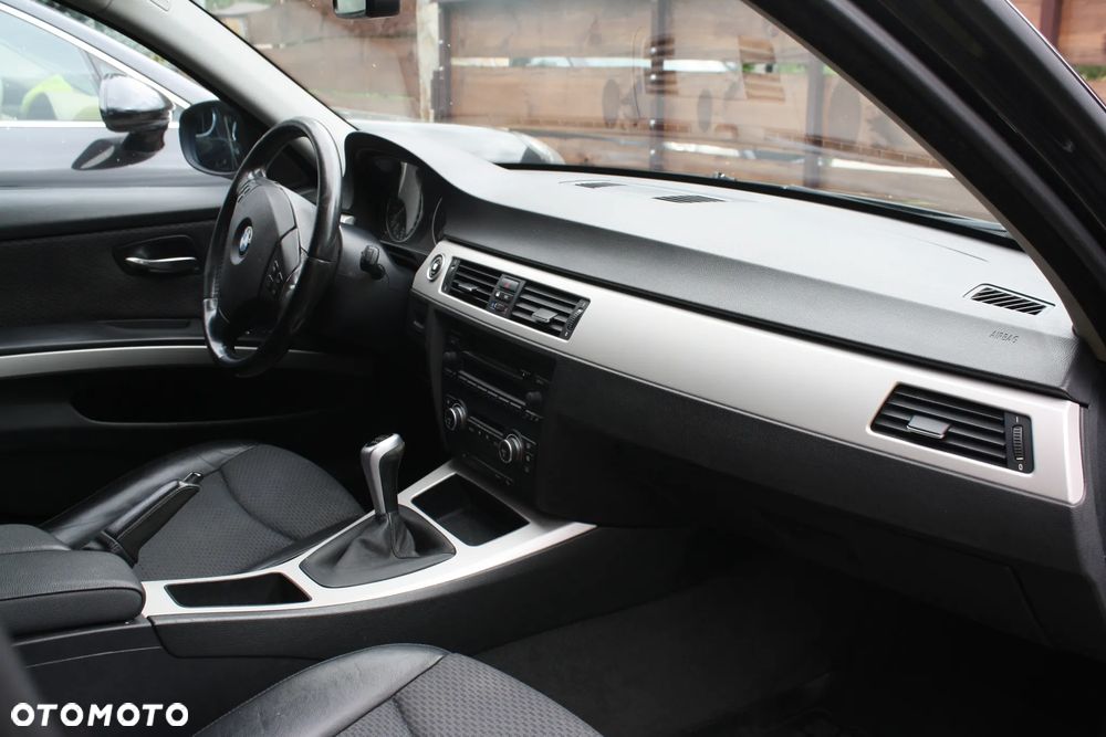 BMW Seria 3 320d - 13