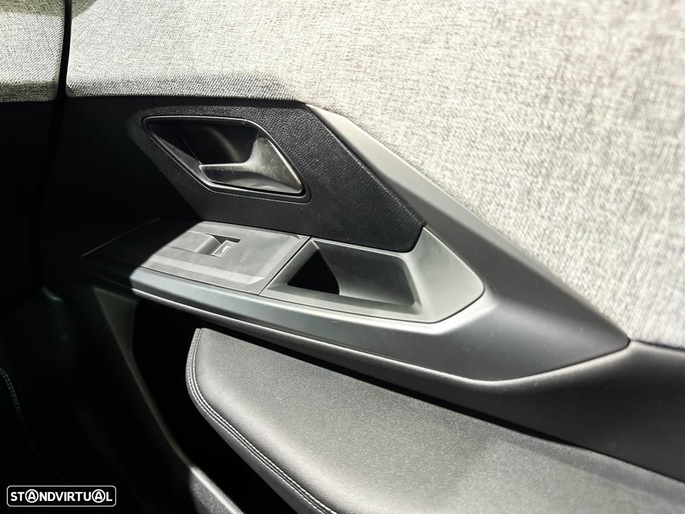 Peugeot E-3008 73 kWh GT - 32