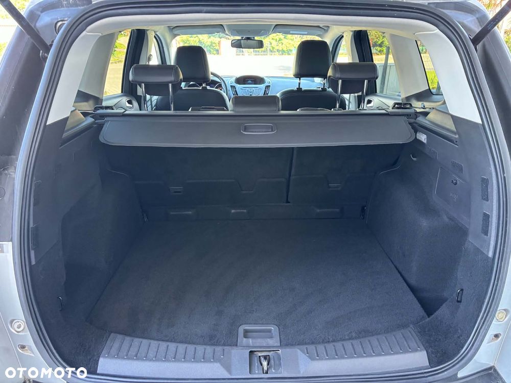 Ford Kuga 2.0 TDCi 4x4 Titanium - 34