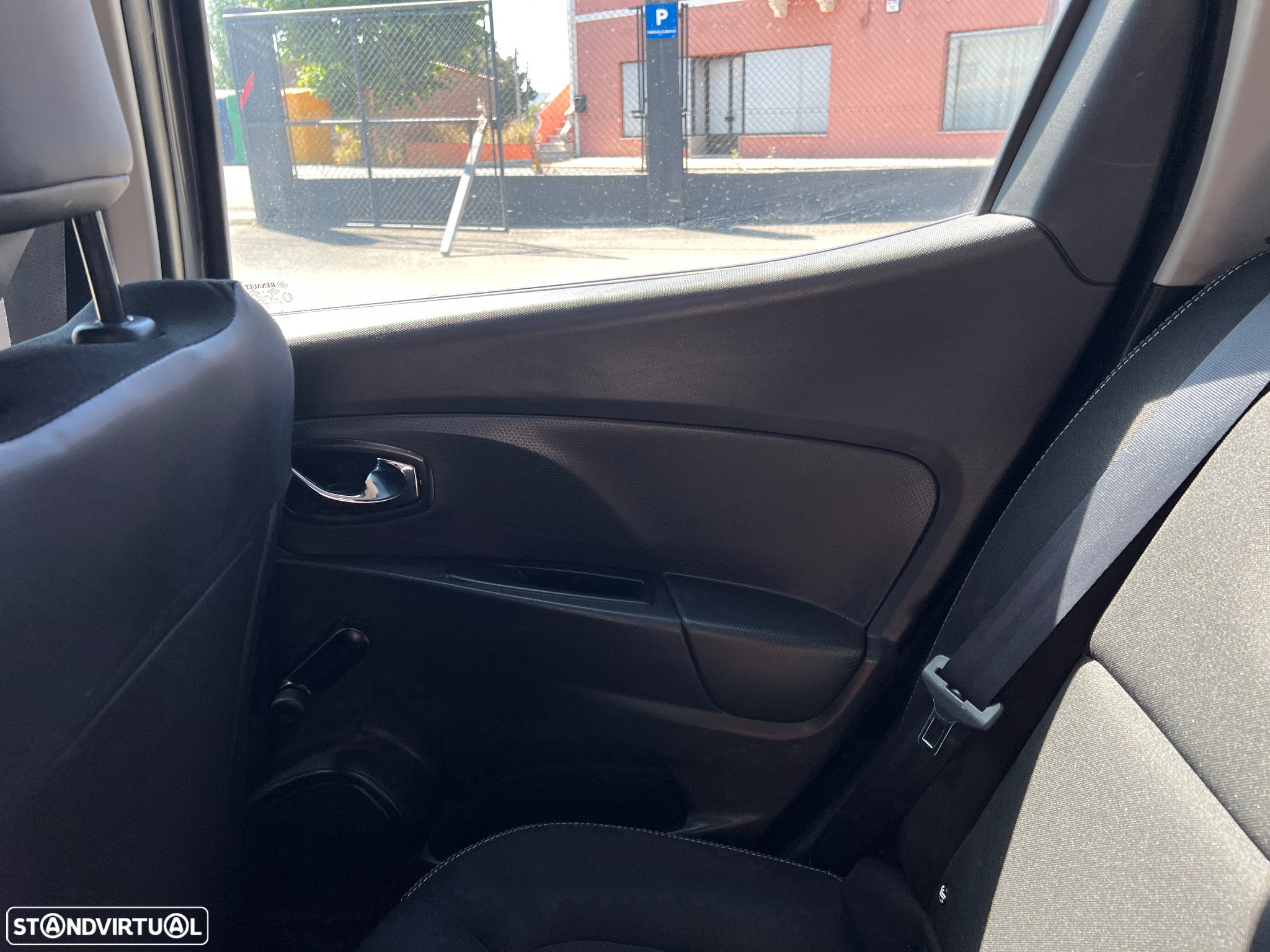 Renault Clio 1.5 dCi Dynamique S - 11