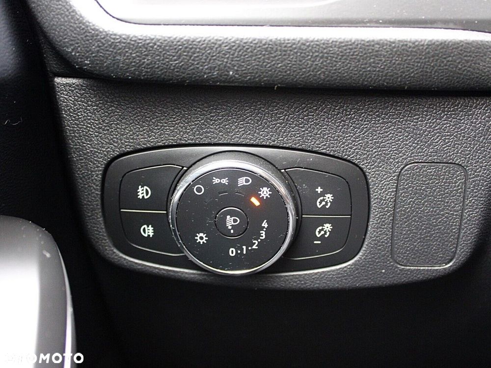 Ford Focus 1.5 EcoBlue Titanium X - 32