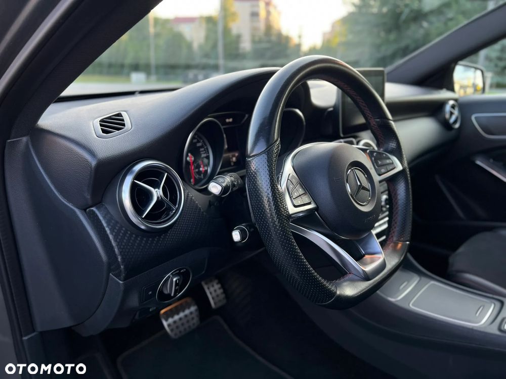 Mercedes-Benz Klasa A 250 4Matic 7G-DCT AMG Line - 10
