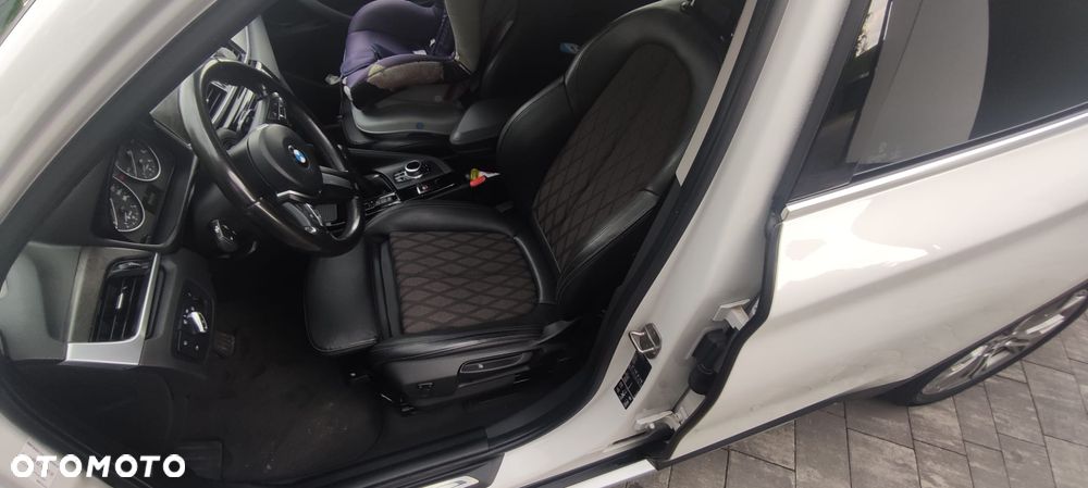 BMW X1 xDrive18d - 11