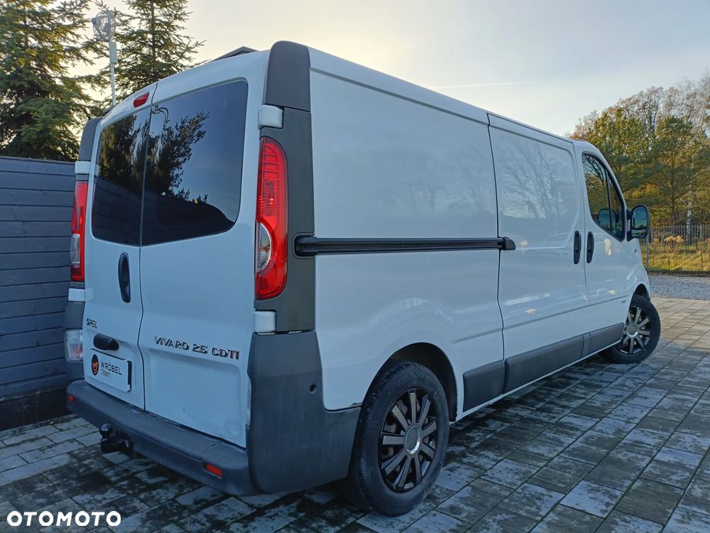 Opel Vivaro - 8