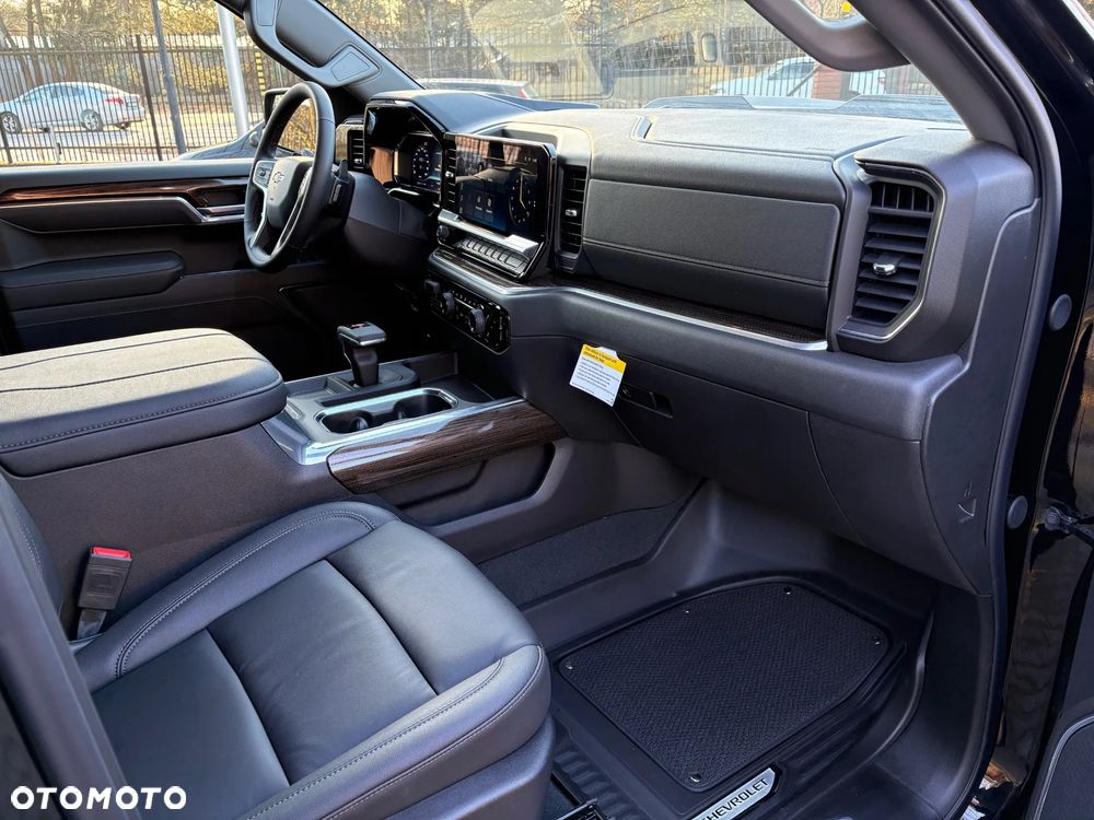 Chevrolet Silverado - 17