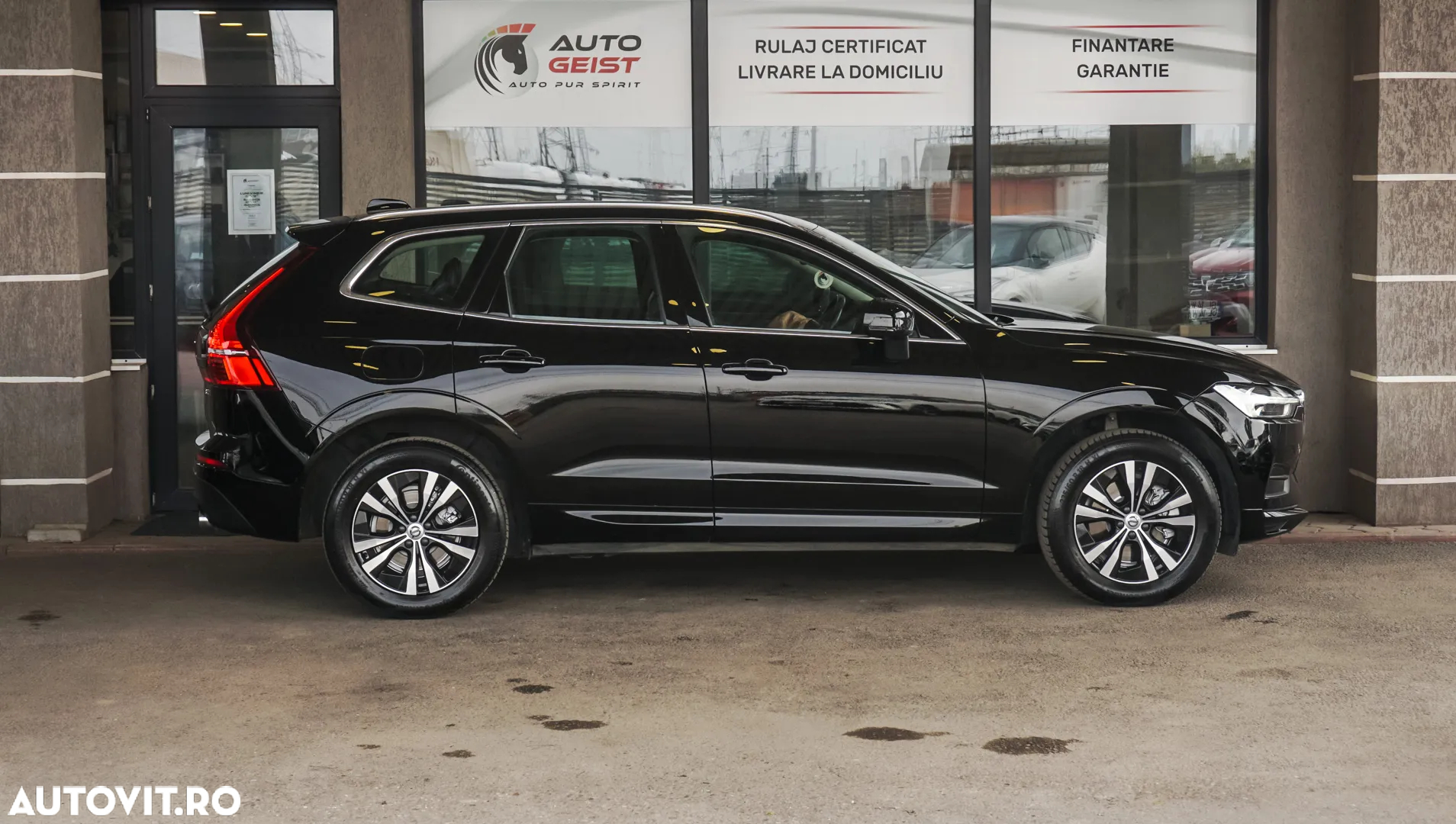 Volvo XC 60 B4 D AWD Geartronic Momentum - 4