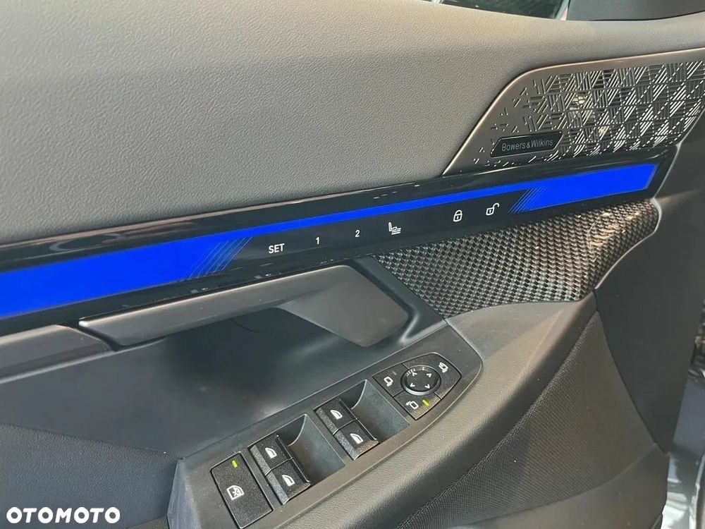 BMW i5 M60 Touring - 11