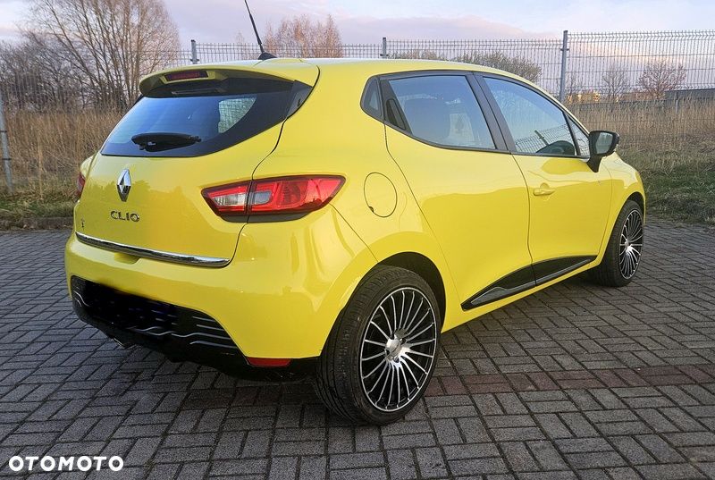 Renault Clio 1.2 16V 75 Expression - 19