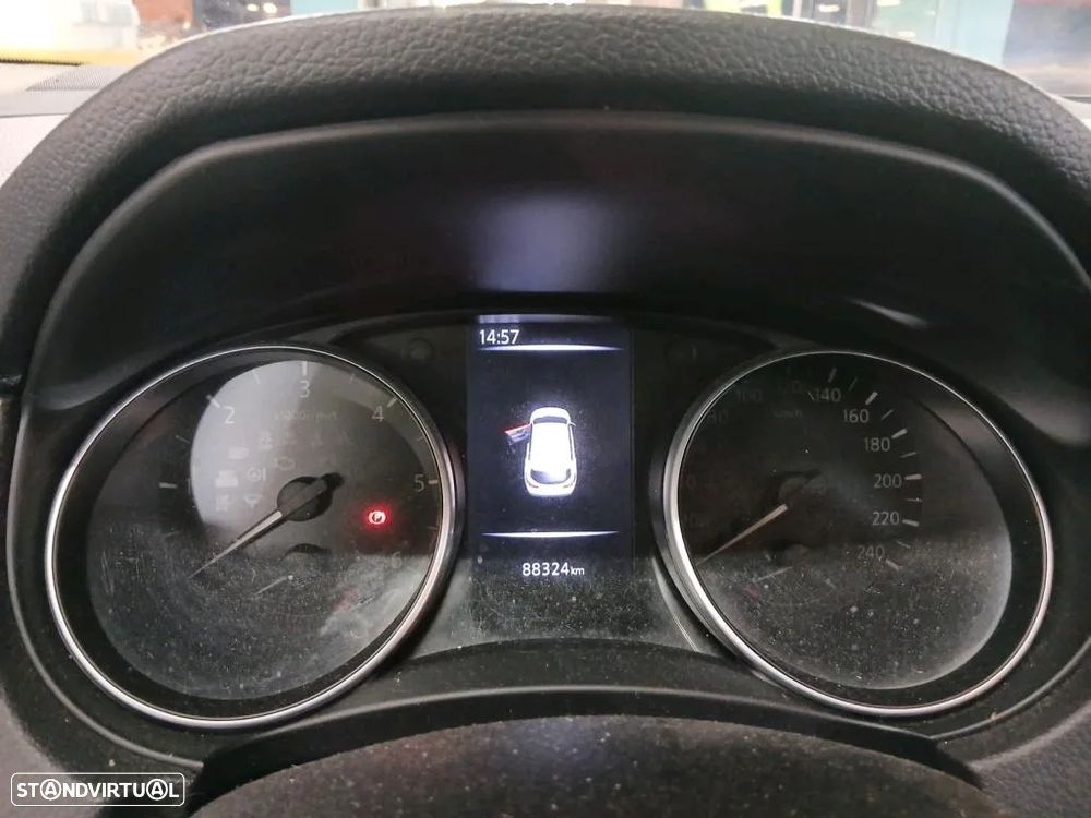 Nissan Qashqai 1.5 dCi N-Connecta - 6