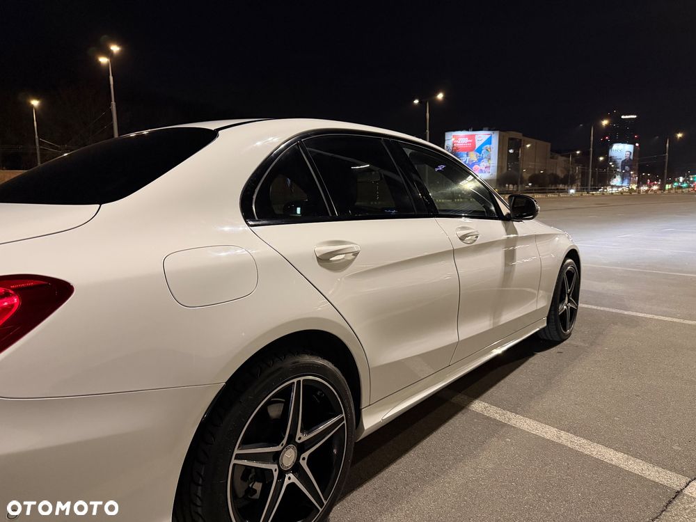 Mercedes-Benz Klasa C 200 4-Matic 9G-TRONIC - 16