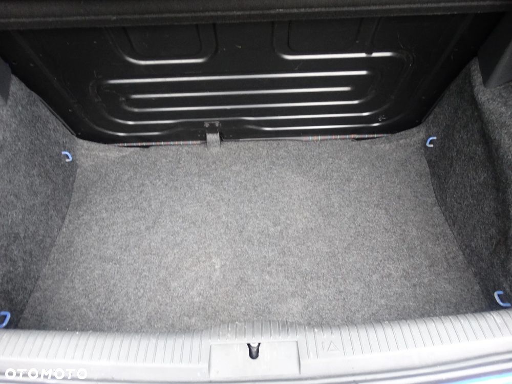 Volkswagen Polo 1.4 16V Comfortline - 14