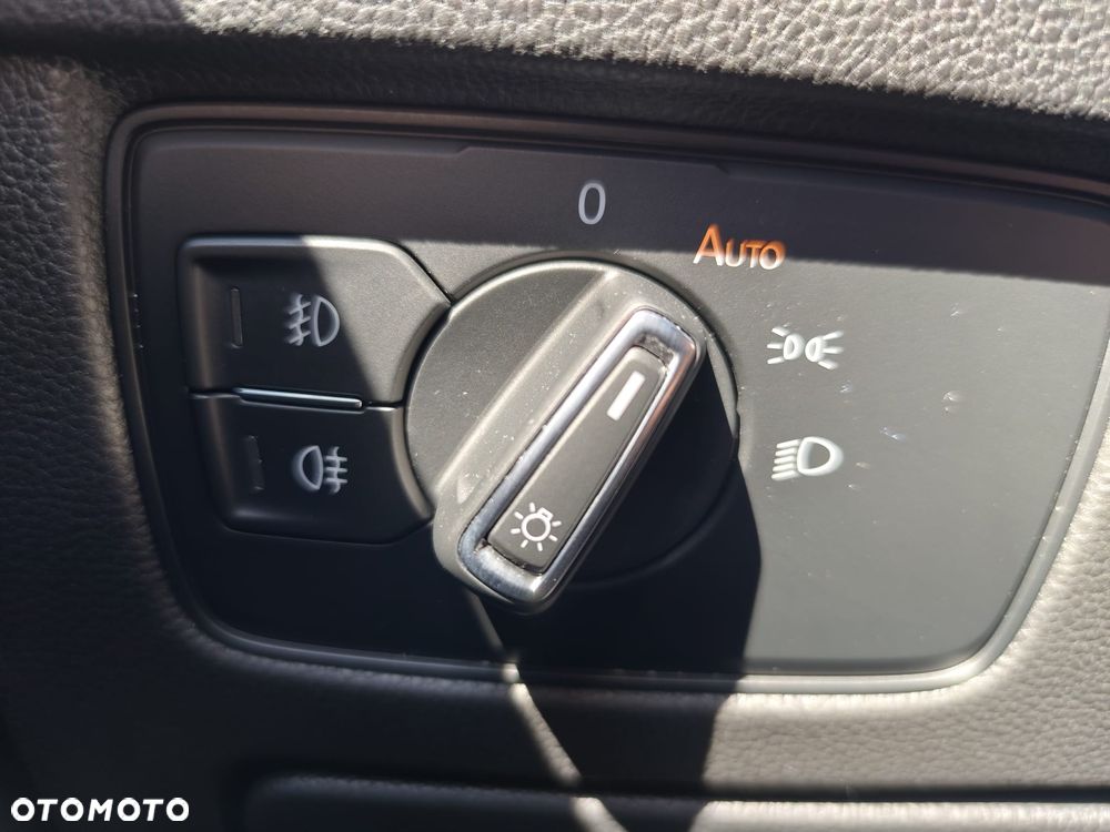 Volkswagen Passat 2.0 TDI (BlueMotion Technology) Comfortline - 29