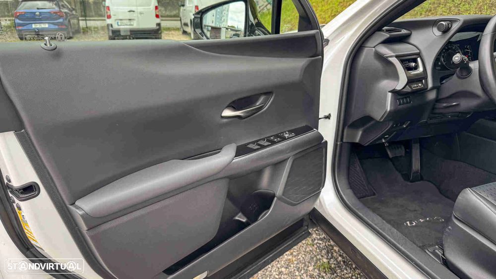 Lexus UX 250h Premium - 15