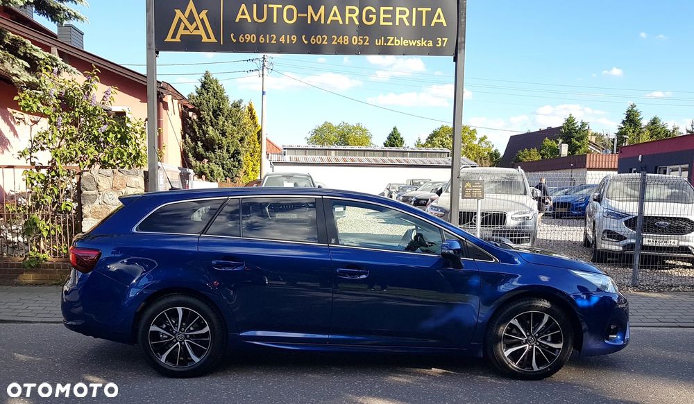 Toyota Avensis Touring Sports 1.8 Team Deutschland - 6