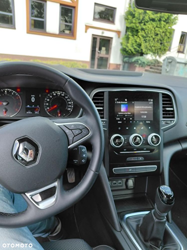 Renault Megane 1.3 TCe FAP Zen - 13