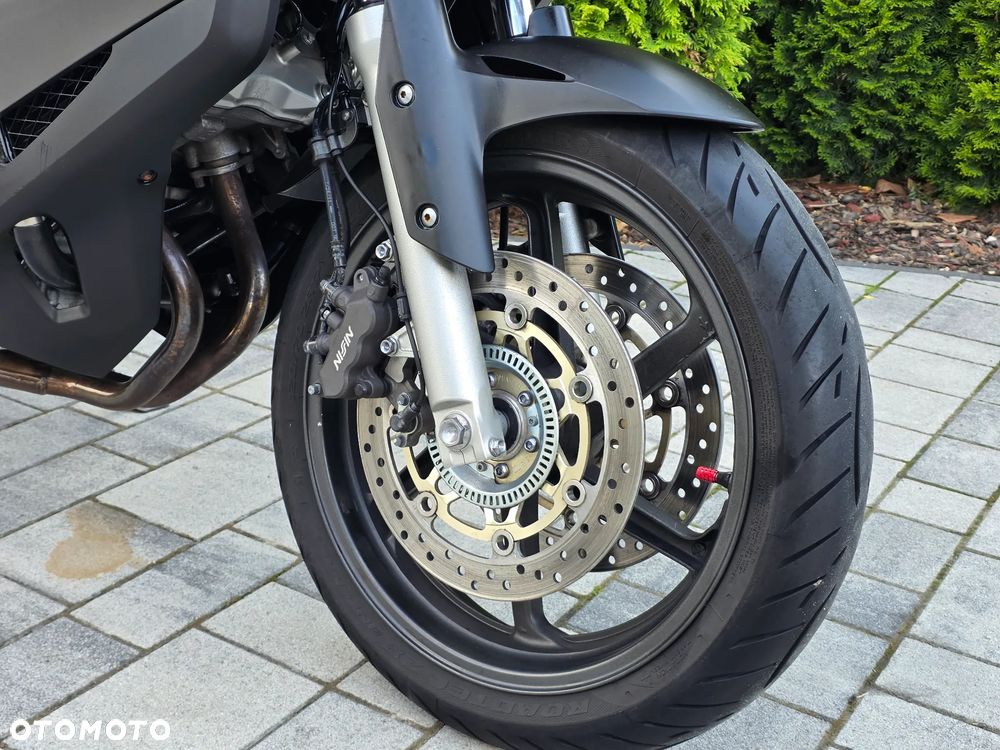 Honda VFR - 6