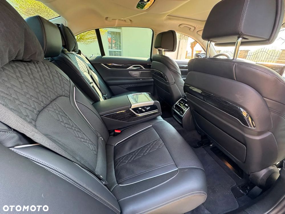 BMW Seria 7 - 22