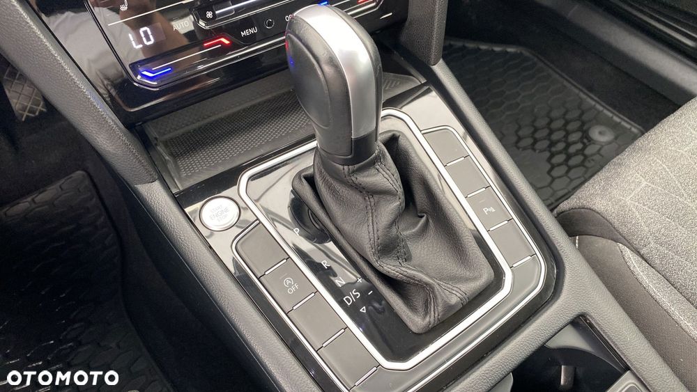 Volkswagen Passat - 17