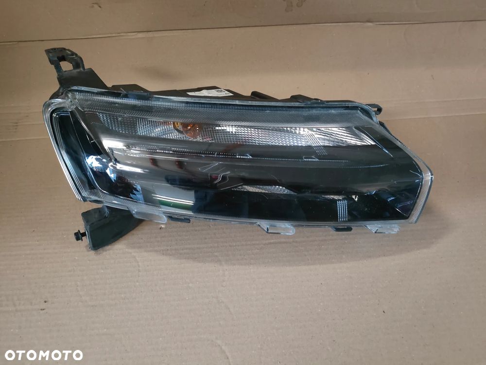 Dacia Spring Elektryk 22- LAMPA PRAWY PRZÓD LED 266008993R - 1