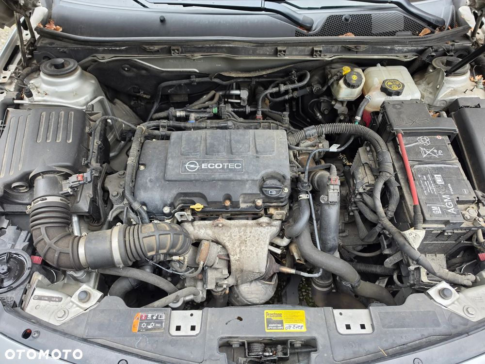 Opel Insignia 1.4 T Cosmo S&S - 24