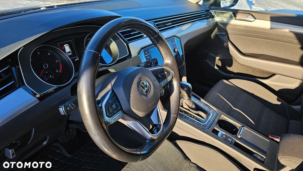 Volkswagen Passat - 20